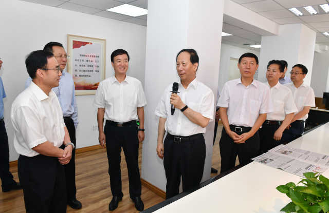 寧夏互聯(lián)網(wǎng)新聞中心主任(寧夏互聯(lián)網(wǎng)新聞中心主任是誰)