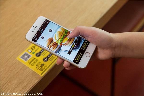 正規餐飲小程序開發外包(餐飲小程序平臺都需要什么資質)