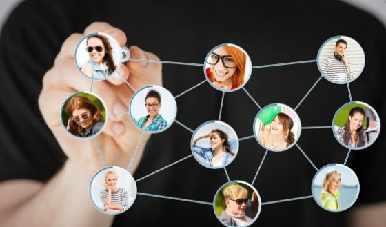 互聯(lián)網(wǎng)新聞社交(互聯(lián)網(wǎng)語境下的新聞?wù)鎸?shí))